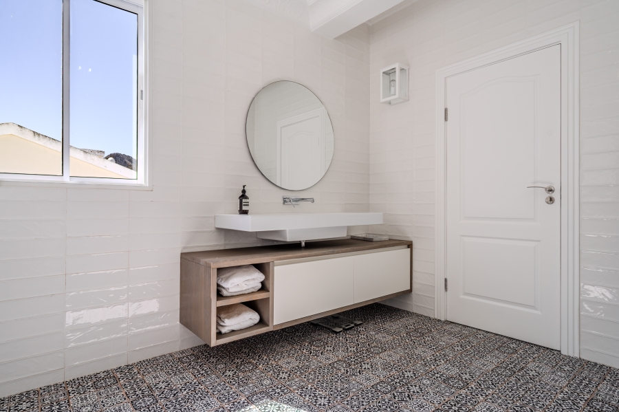 5 Bedroom Property for Sale in Simons Kloof Western Cape